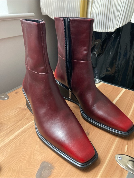 Vagabond Shoes - Vagabond New without Box Burgundy/Red Gradient Square-Toe Ankle Boots